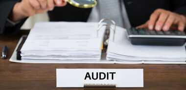 Commissaire aux comptes en SARL et SAS : comprendre les seuils d'obligation 